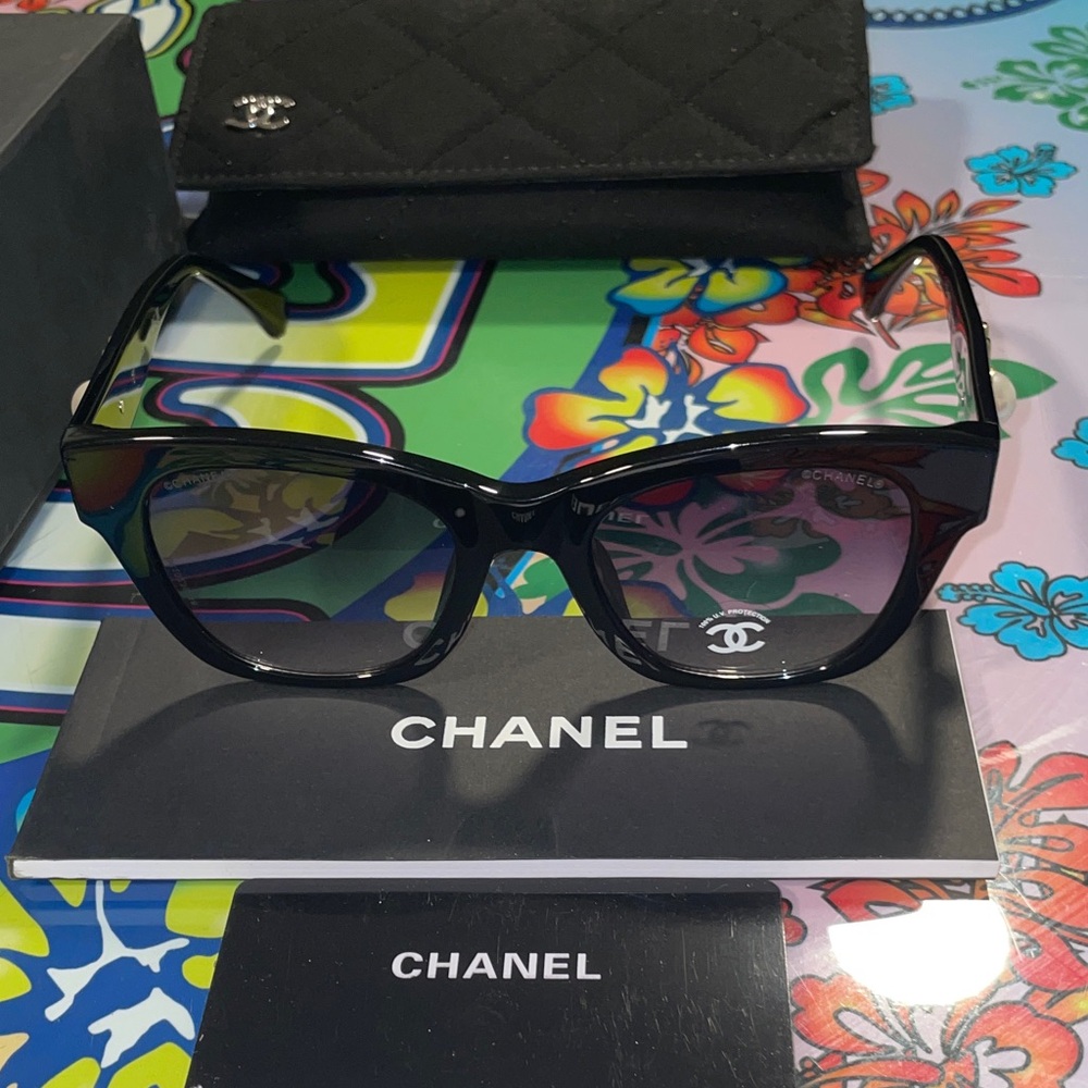 CHANEL Sunglasses 5478 - Picture 6 of 6